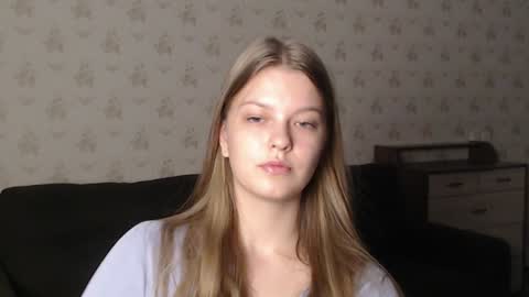 Snapshot of emysway chatting on December 22, 2:27 pm EmySway online show from December 22, 2:27 pm