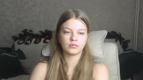 Snapshot of emysway chatting on January 5, 2:06 am EmySway online show from January 5, 2:06 am