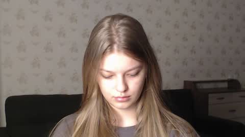 Snapshot of emysway chatting on December 21, 4:36 pm EmySway online show from December 21, 4:36 pm