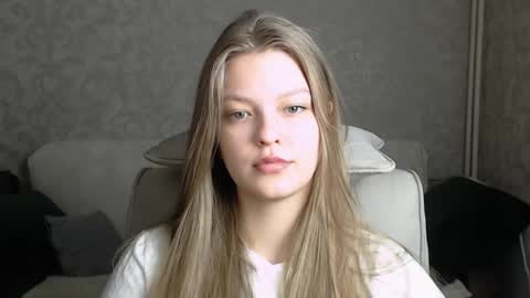 Snapshot of emysway chatting on February 14, 1:13 am EmySway online show from February 14, 1:13 am