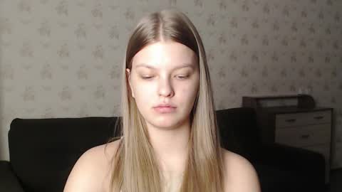 Snapshot of emysway chatting on February 10, 10:31 am EmySway online show from February 10, 10:31 am