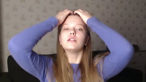 Snapshot of emysway chatting on December 30, 10:43 am EmySway online show from December 30, 10:43 am