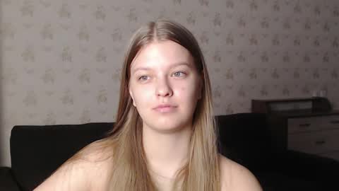 Snapshot of emysway chatting on February 12, 8:27 am EmySway online show from February 12, 8:27 am