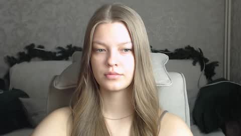Snapshot of emysway chatting on January 31, 1:33 am EmySway online show from January 31, 1:33 am