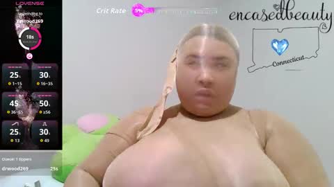 Ela online show from April 12, 8:11 pm