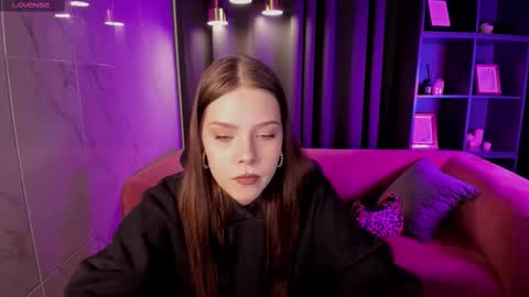 Leah online show from October 21, 1:37 pm