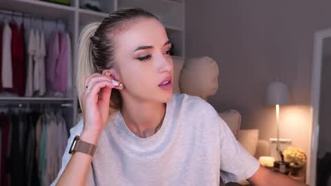 entya online show from October 3, 5:34 am