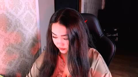 Erica Wayne online show from January 10, 2:00 pm