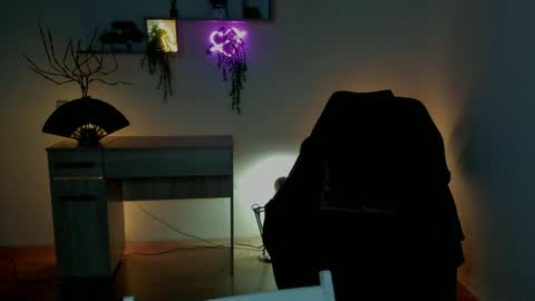 Snapshot of ericapowers chatting on December 19, 9:51 am EricaPowers online show from December 19, 9:51 am