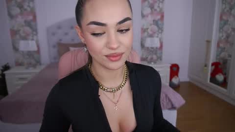 Erica online show from January 16, 6:04 pm