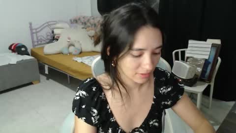 erina_1 online show from February 9, 2:36 am