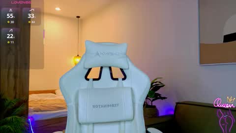 Erin online show from March 29, 5:23 pm