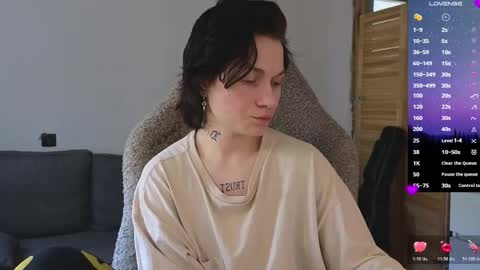 esajukyy online show from April 15, 5:08 am