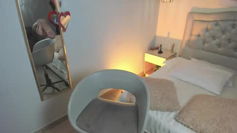 Escarlet online show from September 11, 3:23 pm