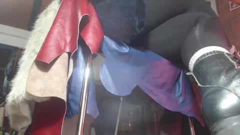 Eskela911 online show from April 9, 1:19 am