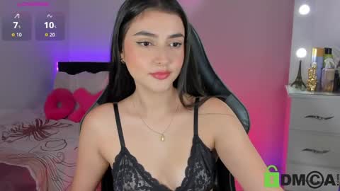 Esmeralda online show from April 15, 1:55 pm