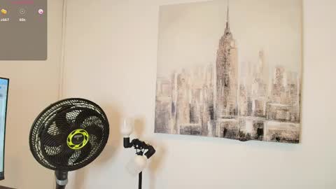 estefany online show from March 4, 11:51 am