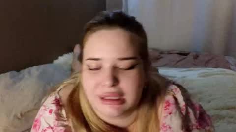 Estelle online show from November 7, 12:49 am