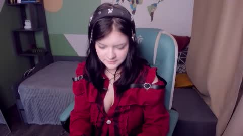 Ester  online show from March 27, 3:57 pm