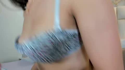 Estrella  online show from March 5, 10:16 pm