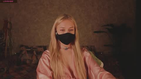 Sophia online show from April 10, 10:05 pm