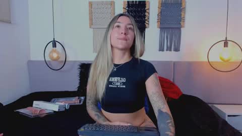 Ennik online show from November 5, 7:52 pm