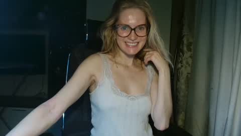 eva2323 online show from March 8, 4:05 pm