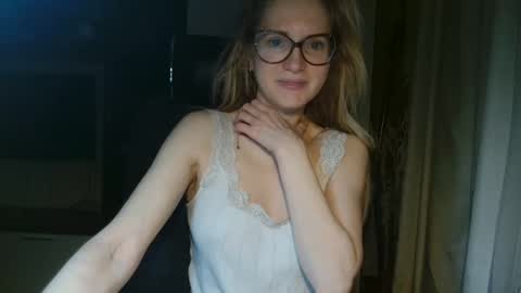 eva2323 online show from March 12, 2:09 am