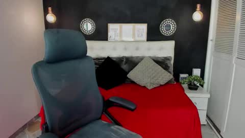 Snapshot of eva_hot_1 chatting on October 18, 1:14 pm eva_hot_1 online show from October 18, 1:14 pm