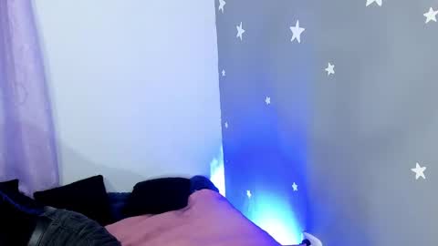 Snapshot of eva_sanderslee chatting on December 19, 6:01 am Eva  online show from December 19, 6:01 am