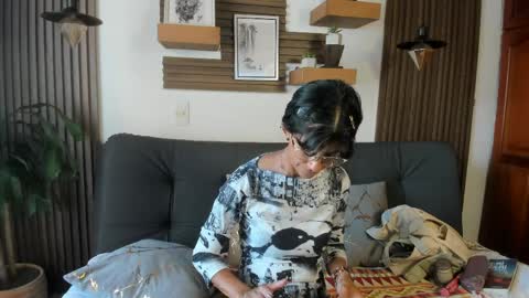 Eva online show from April 12, 2:31 pm