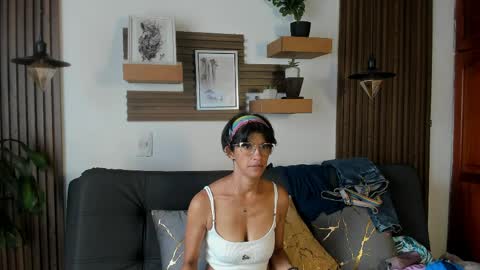 Eva online show from April 6, 2:29 pm