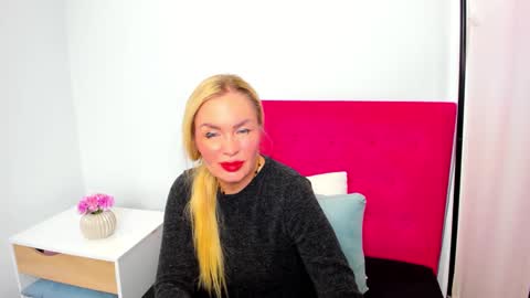 EvaAlone online show from December 9, 8:55 am