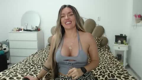 EvaBomb online show from October 9, 8:35 pm