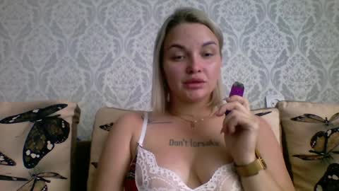 evadelicious_ online show from July 16, 2:54 pm