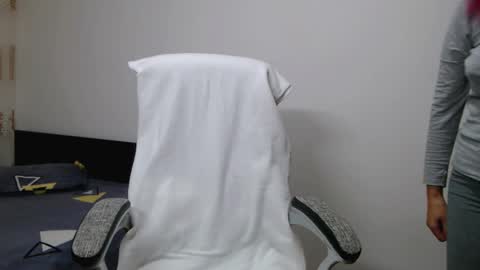 EvadesireONE online show from November 19, 11:54 am