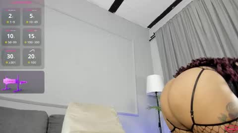 evahalston online show from March 25, 8:12 pm