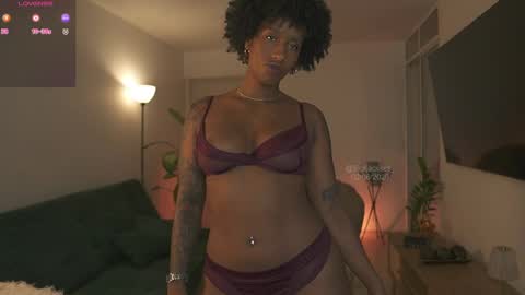 evajacksss_ online show from June 2, 11:17 pm