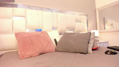 EvaJohnss online show from February 25, 12:58 pm