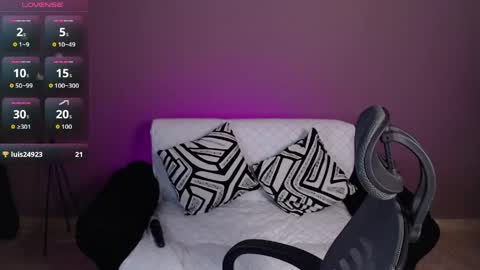 Evee online show from April 15, 3:51 am