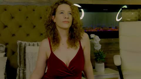 EveHamilton online show from March 26, 8:43 pm