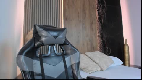 E V E L I N online show from February 24, 2:22 am