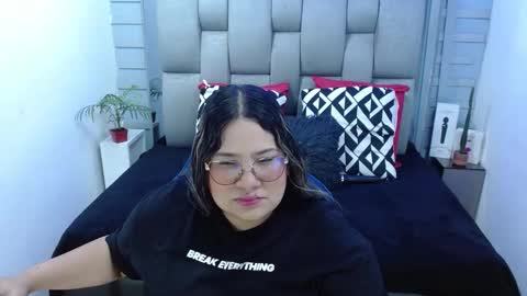 evelin zaens online show from March 10, 4:49 am