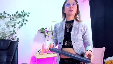 evelyn_miller___ online show from April 12, 2:47 am