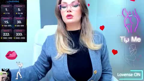 evelyne_rose online show from February 6, 6:28 am