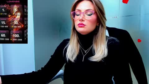 evelyne_rose online show from January 10, 5:37 am