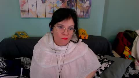 Everly online show from April 11, 7:45 am