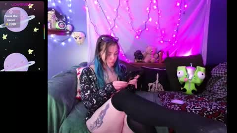 Evie online show from January 7, 10:02 pm