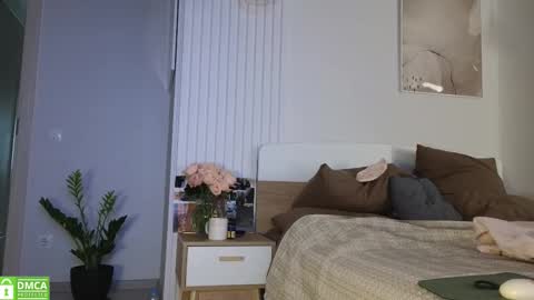 evi_woow online show from October 24, 1:23 am