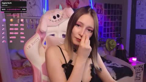 Evie online show from January 12, 9:20 pm